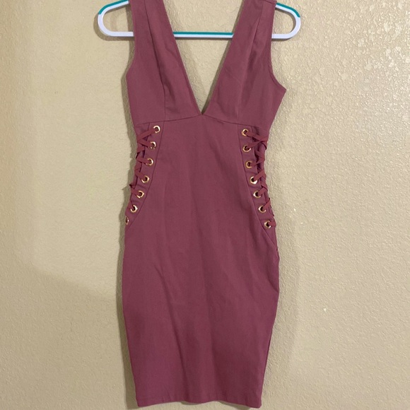 iris Dresses & Skirts - Dress color pink size small great condition